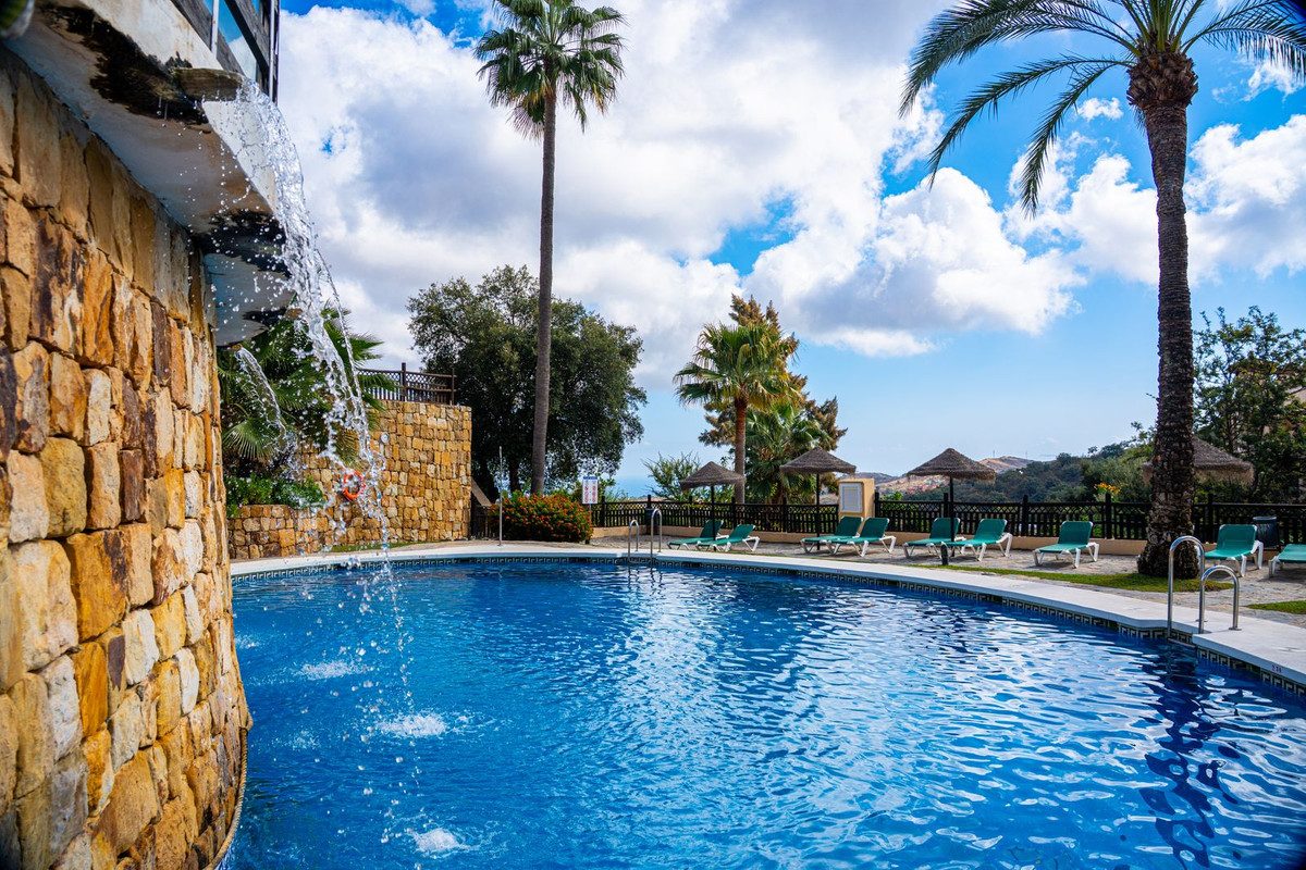 Middle Floor Apartment in Marbella, Costa del Sol – 2 beds – 379000 € - photo 22 of 23