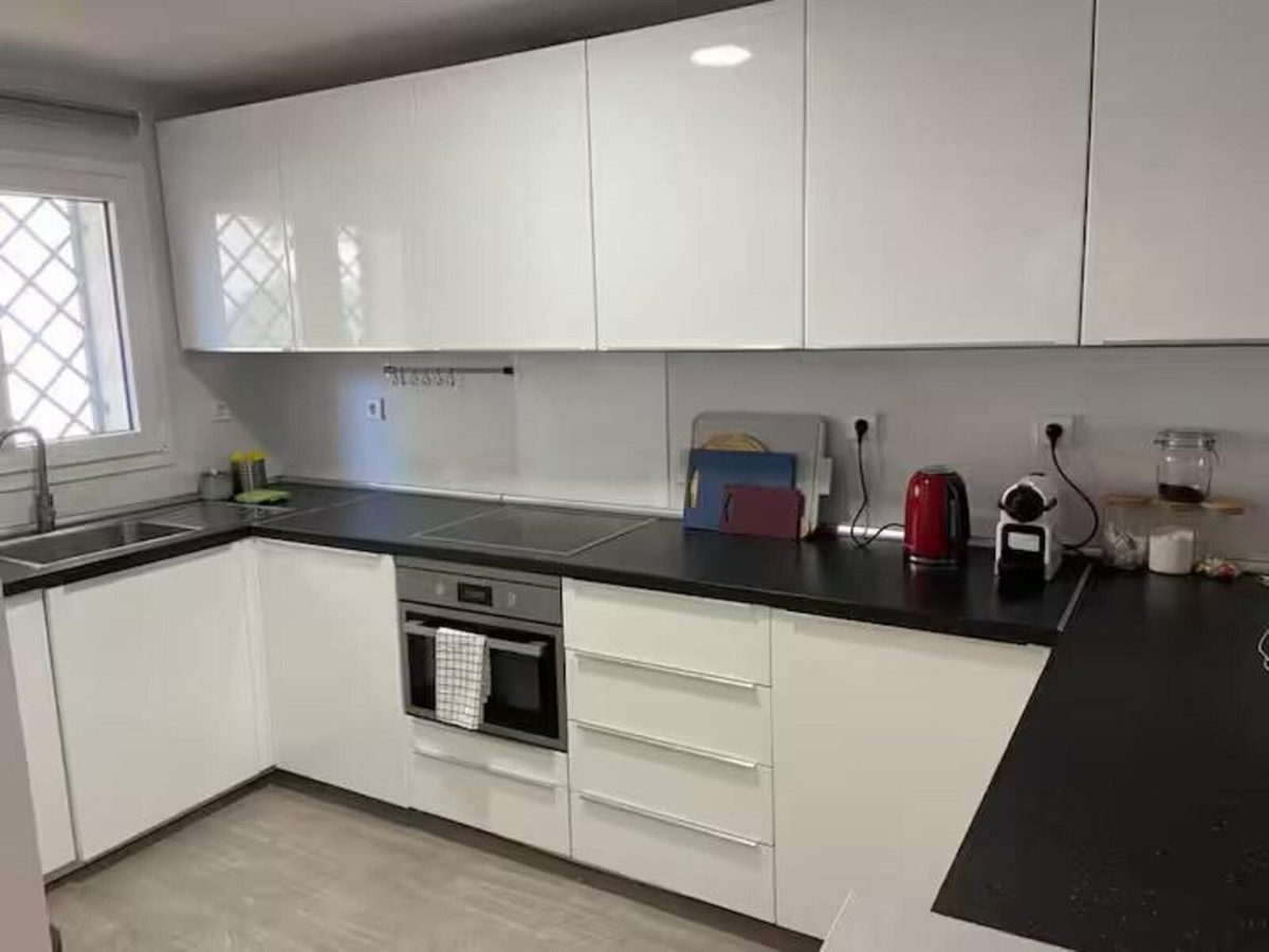 Ground Floor Apartment in Marbella, Costa del Sol – 2 beds – 445000 € - photo 2 of 18