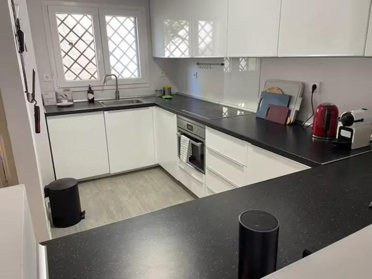 Ground Floor Apartment in Marbella, Costa del Sol – 2 beds – 445000 € - photo 3 of 18