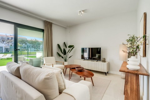Ground Floor Apartment in Estepona, Costa del Sol – 2 beds – 475000 € - photo 4 of 25