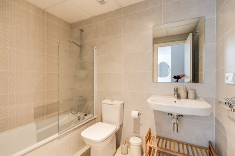 Ground Floor Apartment in Estepona, Costa del Sol – 2 beds – 475000 € - photo 10 of 25