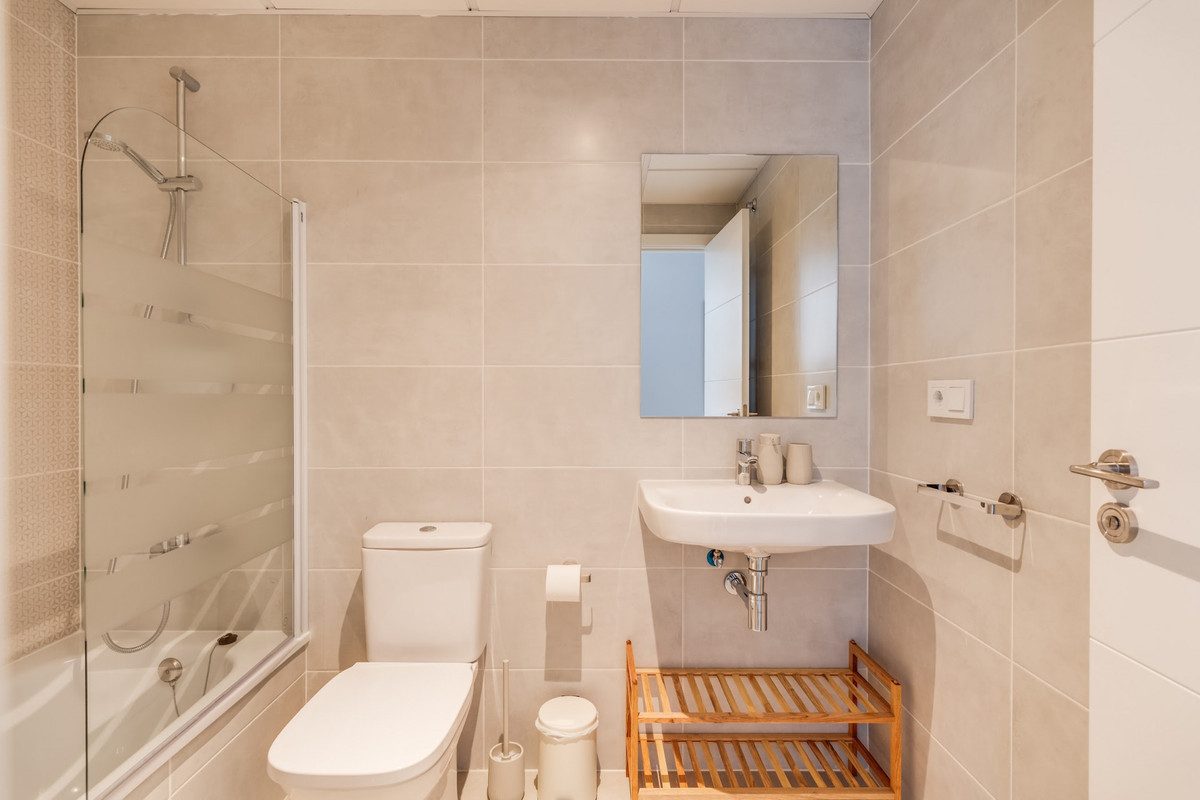 Ground Floor Apartment in Estepona, Costa del Sol – 2 beds – 475000 € - photo 11 of 25