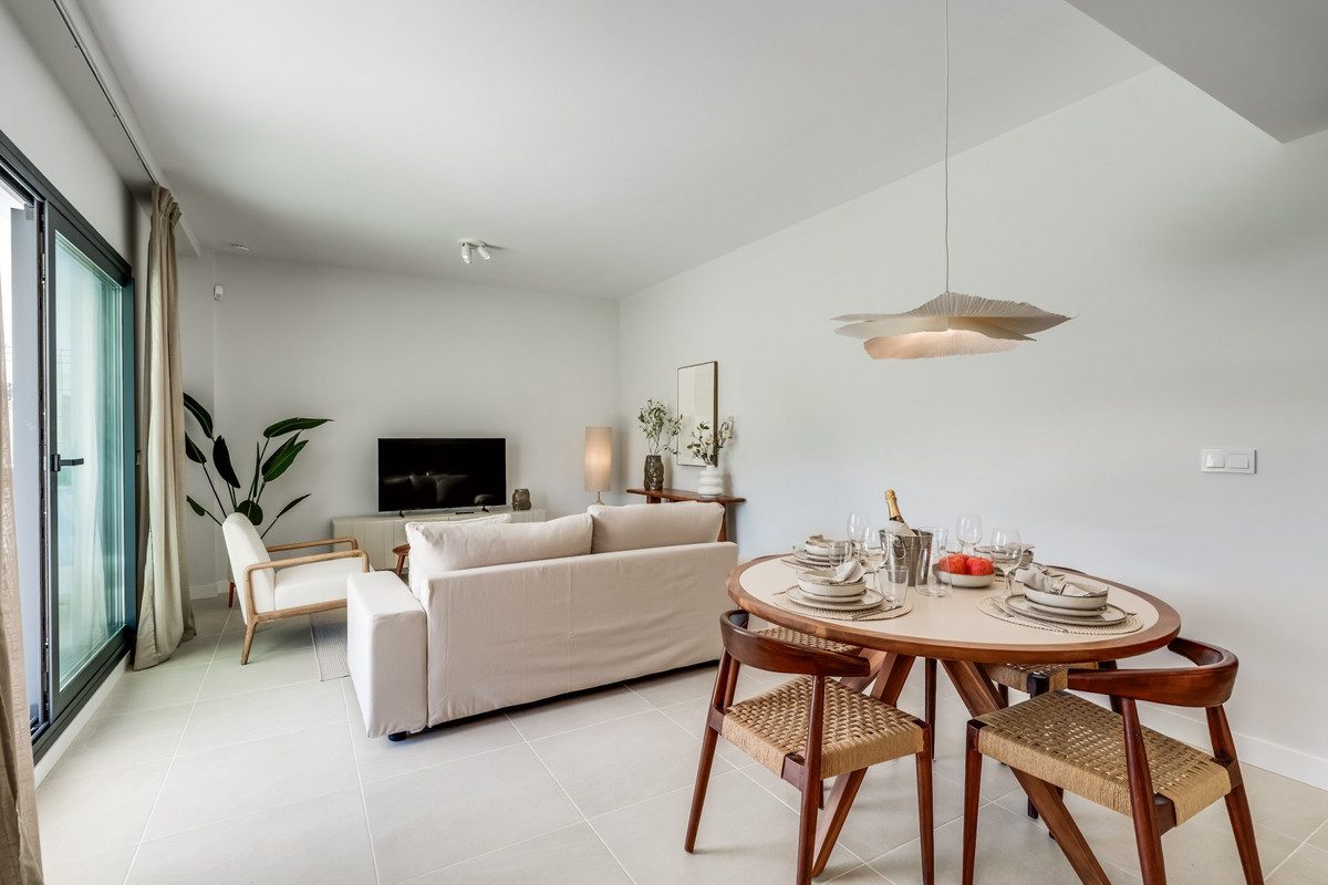 Ground Floor Apartment in Estepona, Costa del Sol – 2 beds – 475000 € - photo 16 of 25