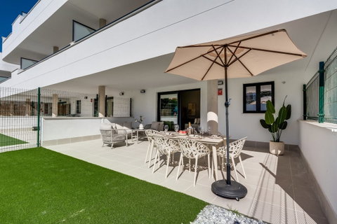 Ground Floor Apartment in Estepona, Costa del Sol – 2 beds – 475000 € - photo 20 of 25
