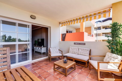 Middle Floor Apartment in Estepona, Costa del Sol – 2 beds – 369000 € - photo 4 of 20