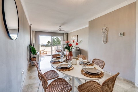 Middle Floor Apartment in Estepona, Costa del Sol – 2 beds – 369000 € - photo 9 of 20