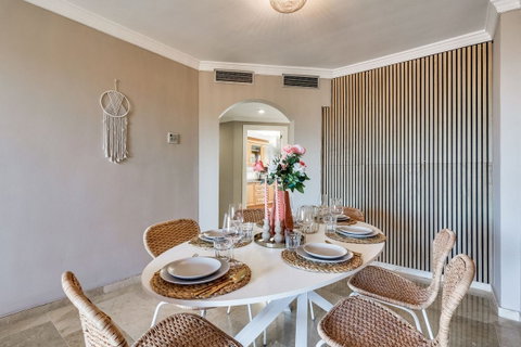 Middle Floor Apartment in Estepona, Costa del Sol – 2 beds – 369000 € - photo 10 of 20