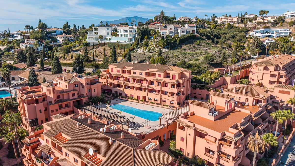 Middle Floor Apartment in Benahavís, Costa del Sol – 1 beds – 250000 € - photo 4 of 32