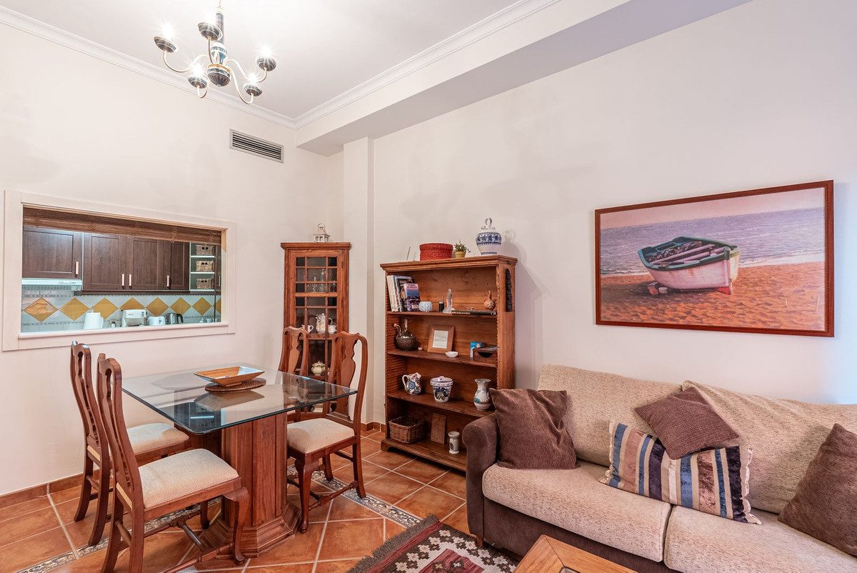 Middle Floor Apartment in Benahavís, Costa del Sol – 1 beds – 250000 € - photo 10 of 32