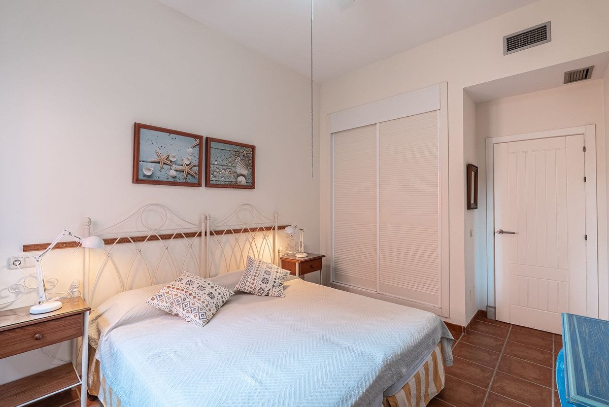 Middle Floor Apartment in Benahavís, Costa del Sol – 1 beds – 250000 € - photo 13 of 32