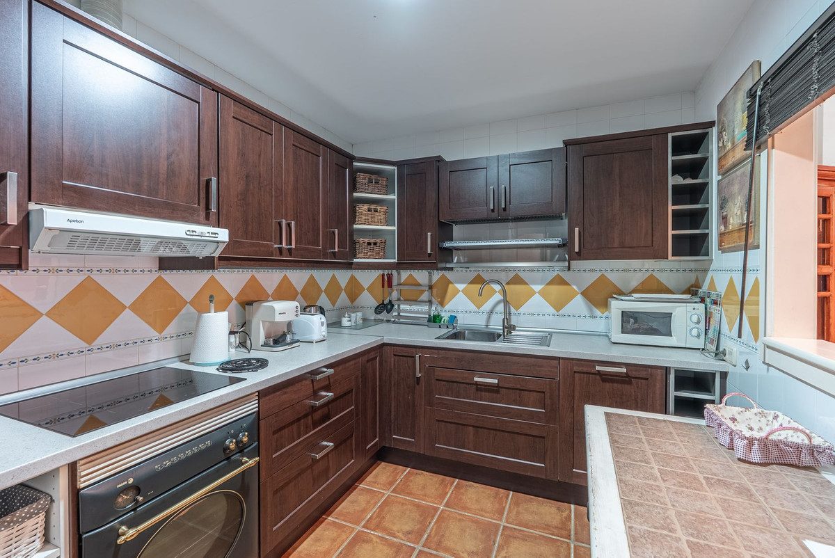 Middle Floor Apartment in Benahavís, Costa del Sol – 1 beds – 250000 € - photo 18 of 32
