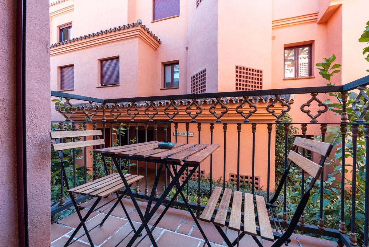 Middle Floor Apartment in Benahavís, Costa del Sol – 1 beds – 250000 € - photo 24 of 32