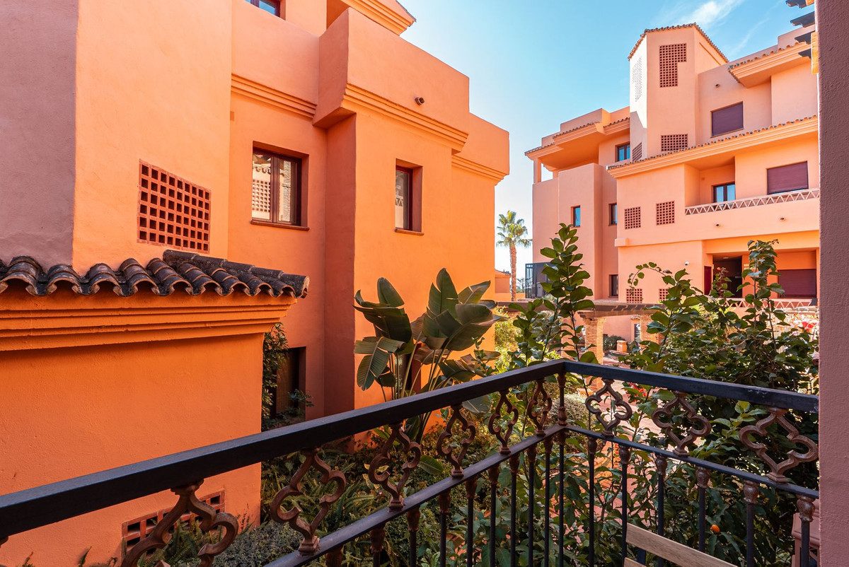 Middle Floor Apartment in Benahavís, Costa del Sol – 1 beds – 250000 € - photo 25 of 32