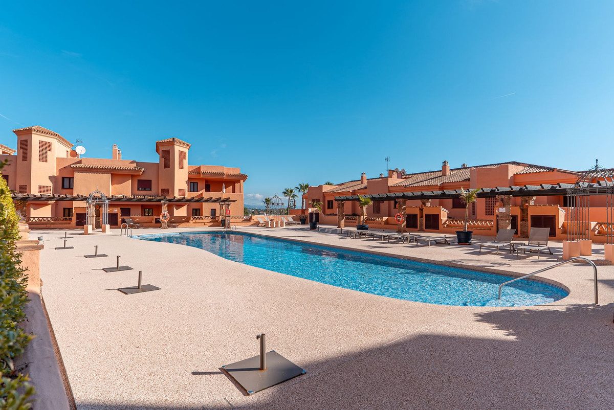 Middle Floor Apartment in Benahavís, Costa del Sol – 1 beds – 250000 € - photo 29 of 32