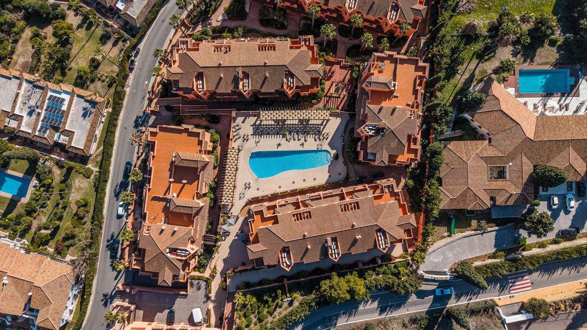 Middle Floor Apartment in Benahavís, Costa del Sol – 1 beds – 250000 € - photo 31 of 32