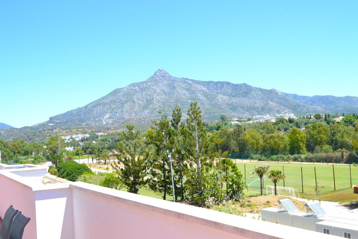 Penthouse in Marbella, Costa del Sol – 2 beds – 525000 € - photo 2 of 19