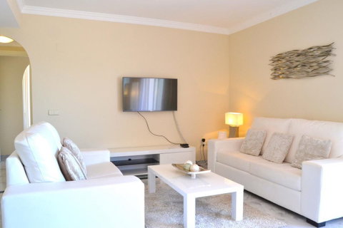 Penthouse in Marbella, Costa del Sol – 2 beds – 525000 € - photo 3 of 19