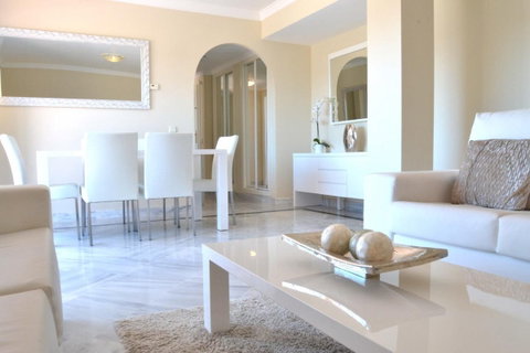 Penthouse in Marbella, Costa del Sol – 2 beds – 525000 € - photo 4 of 19