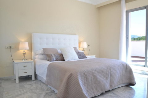 Penthouse in Marbella, Costa del Sol – 2 beds – 525000 € - photo 12 of 19