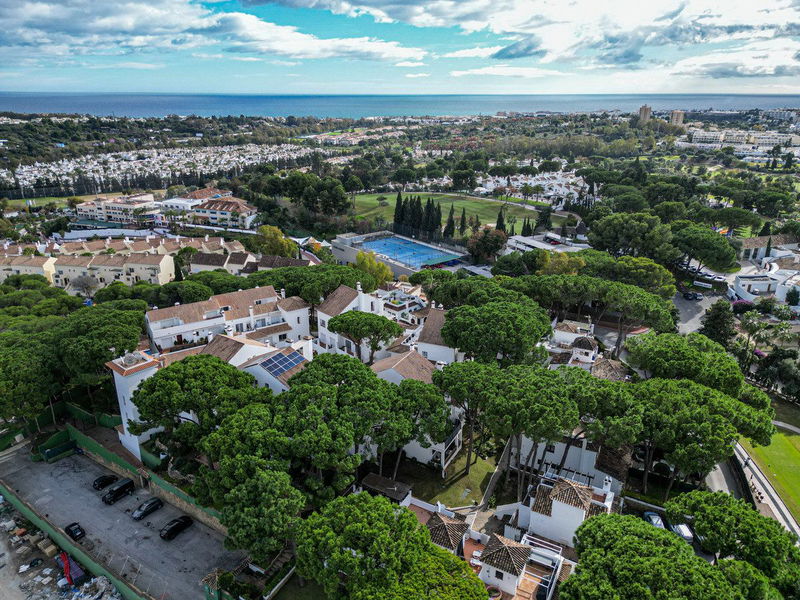 Middle Floor Apartment in Marbella, Costa del Sol – 2 beds – 399000 €