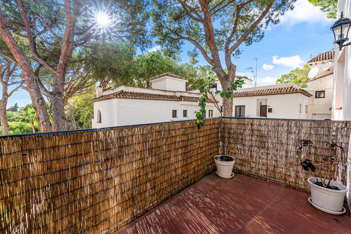 Middle Floor Apartment in Marbella, Costa del Sol – 2 beds – 399000 € - photo 16 of 25