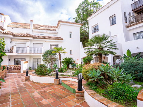 Middle Floor Apartment in Marbella, Costa del Sol – 2 beds – 399000 € - photo 20 of 25
