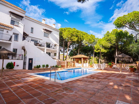 Middle Floor Apartment in Marbella, Costa del Sol – 2 beds – 399000 € - photo 22 of 25
