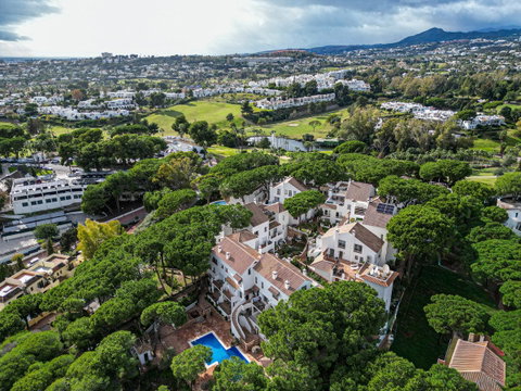 Middle Floor Apartment in Marbella, Costa del Sol – 2 beds – 399000 € - photo 23 of 25