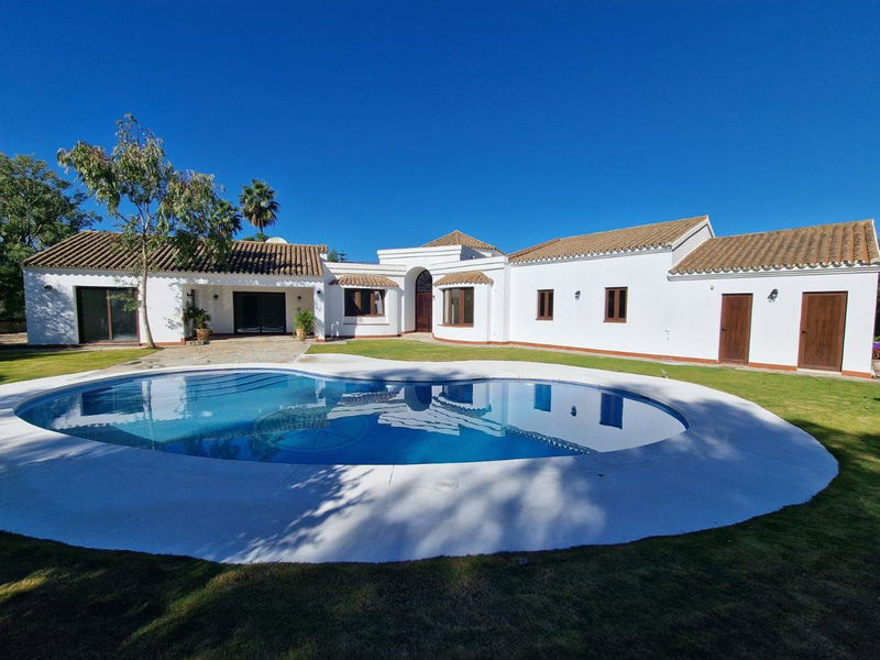 Detached Villa in Sotogrande Alto, Costa del Sol – 4 beds – 1980000 €