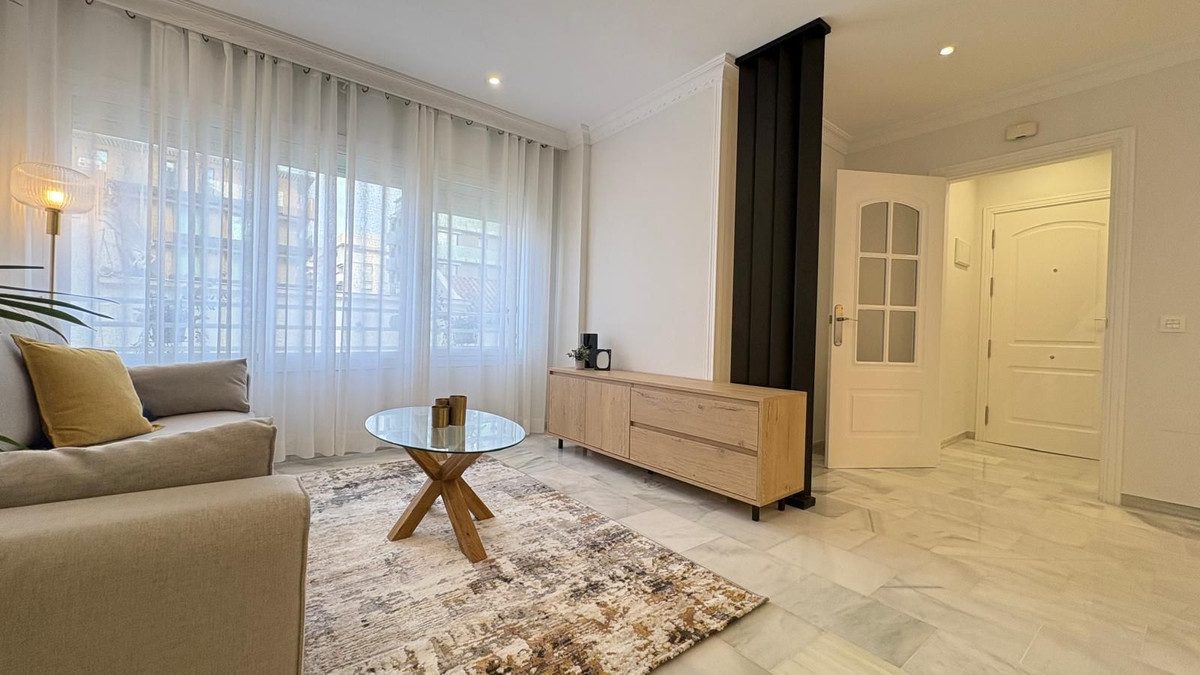 Middle Floor Apartment in Marbella, Costa del Sol – 2 beds – 465000 € - photo 10 of 15