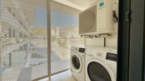 Middle Floor Apartment in Fuengirola, Costa del Sol – 2 beds – 650000 € - photo 12 of 15