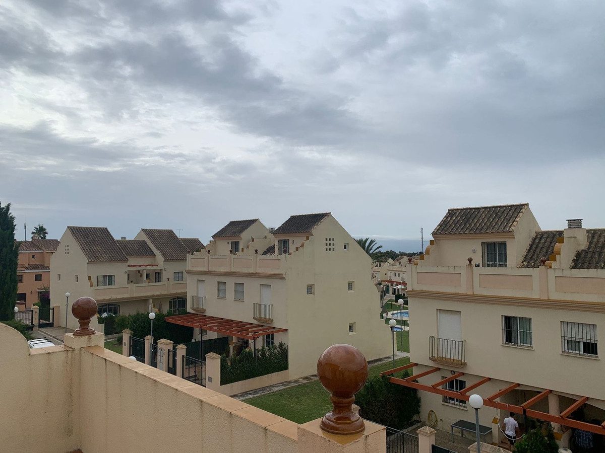 Townhouse in Manilva, Costa del Sol – 4 beds – 320000 € - photo 1 of 30