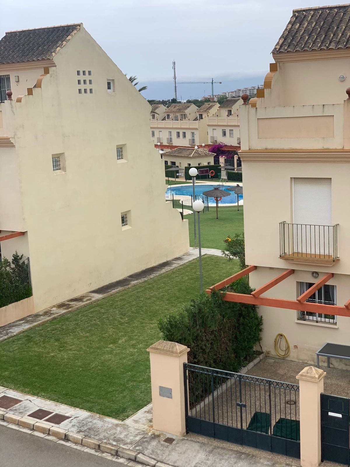 Townhouse in Manilva, Costa del Sol – 4 beds – 320000 € - photo 29 of 30