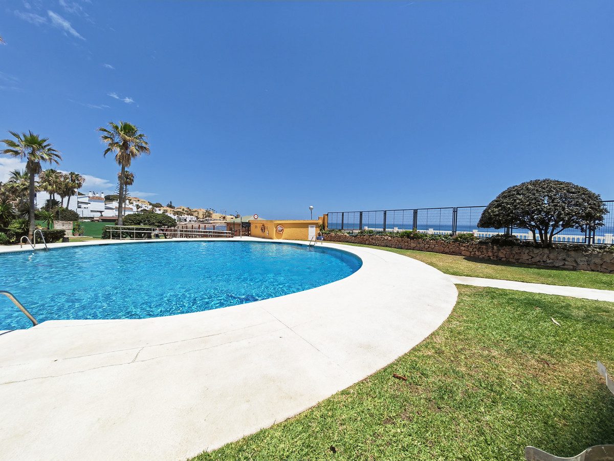Ground Floor Apartment in Mijas, Costa del Sol – 2 beds – 290000 € - photo 1 of 14