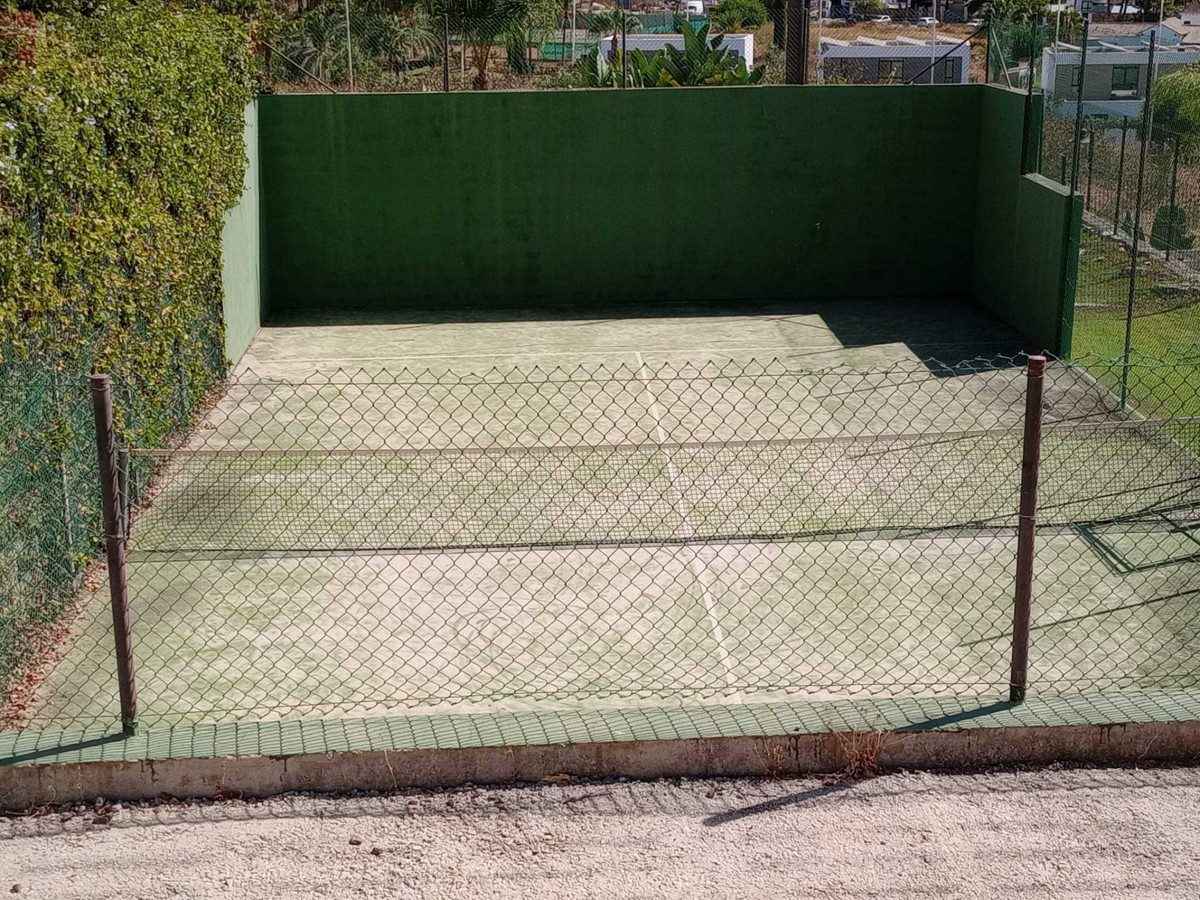 Townhouse in El Paraiso, Costa del Sol – 3 beds – 756000 € - photo 12 of 22