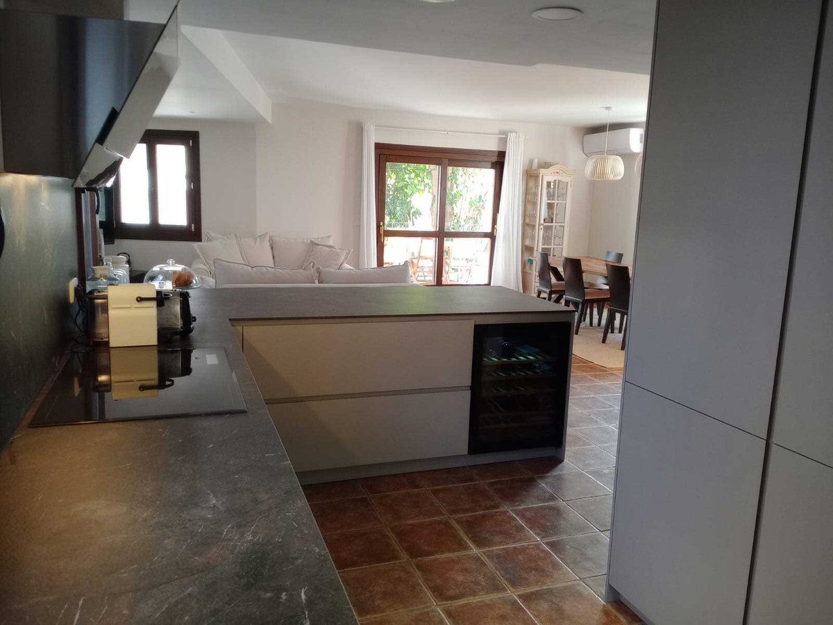 Townhouse in El Paraiso, Costa del Sol – 3 beds – 756000 € - photo 13 of 22