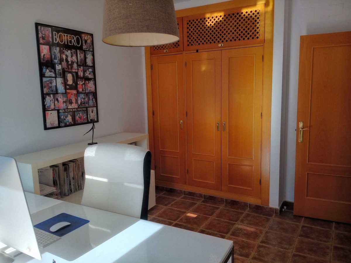 Townhouse in El Paraiso, Costa del Sol – 3 beds – 756000 € - photo 17 of 22