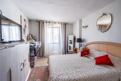 Middle Floor Apartment in Estepona, Costa del Sol – 2 beds – 350000 € - photo 18 of 22