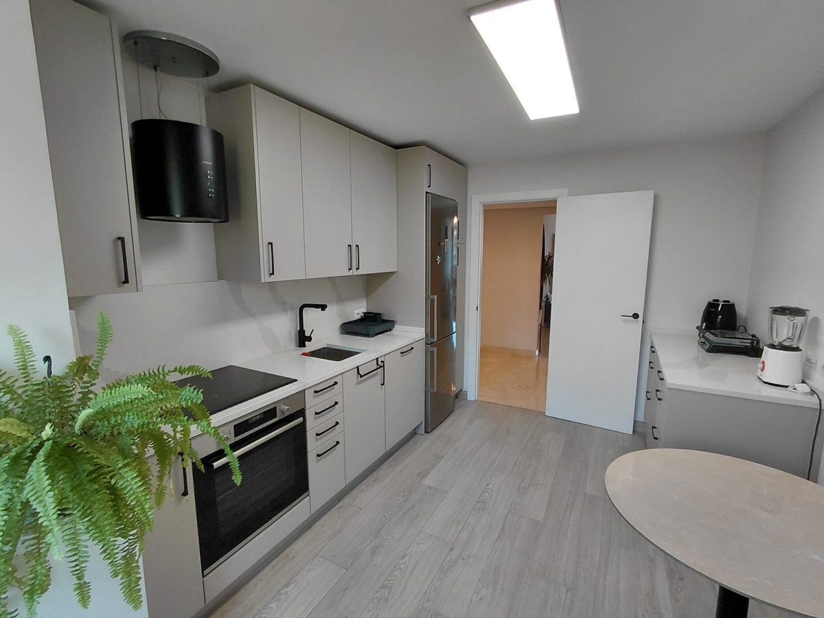 Middle Floor Apartment in Marbella, Costa del Sol – 2 beds – 540000 € - photo 14 of 16