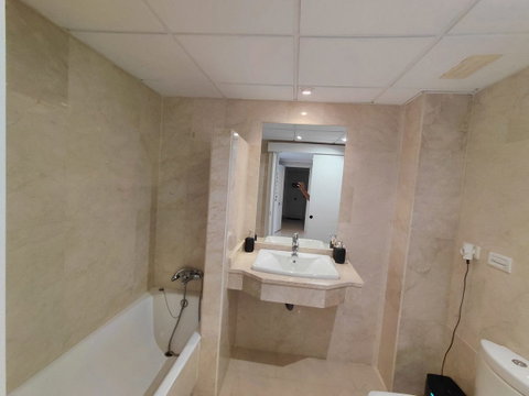 Middle Floor Apartment in Marbella, Costa del Sol – 2 beds – 540000 € - photo 15 of 16