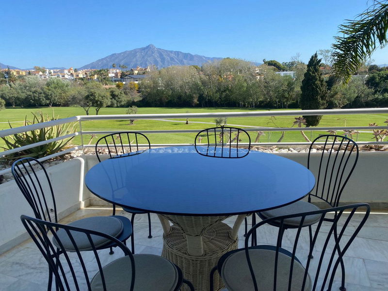 Middle Floor Apartment in Marbella, Costa del Sol – 3 beds – 650000 €
