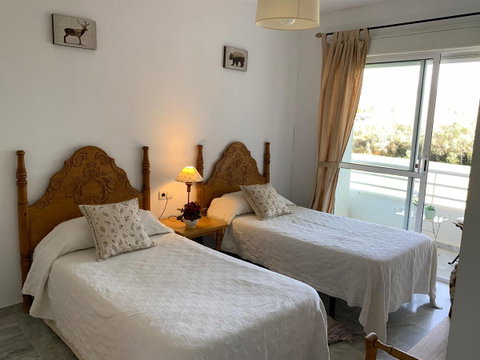 Middle Floor Apartment in Marbella, Costa del Sol – 3 beds – 650000 € - photo 4 of 12