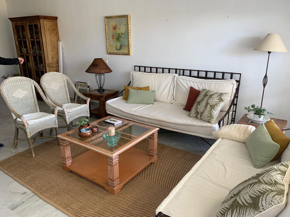 Middle Floor Apartment in Marbella, Costa del Sol – 3 beds – 650000 € - photo 5 of 12