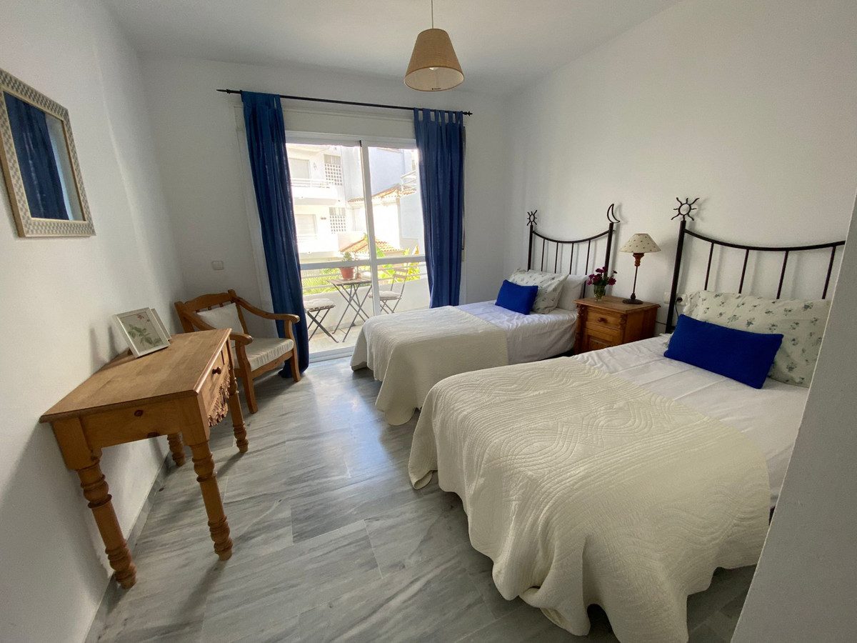 Middle Floor Apartment in Marbella, Costa del Sol – 3 beds – 650000 € - photo 12 of 12