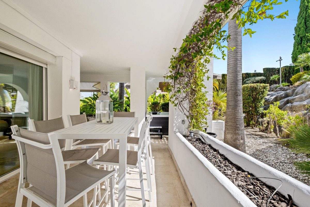 Ground Floor Apartment in Marbella, Costa del Sol – 2 beds – 695000 € - photo 3 of 24