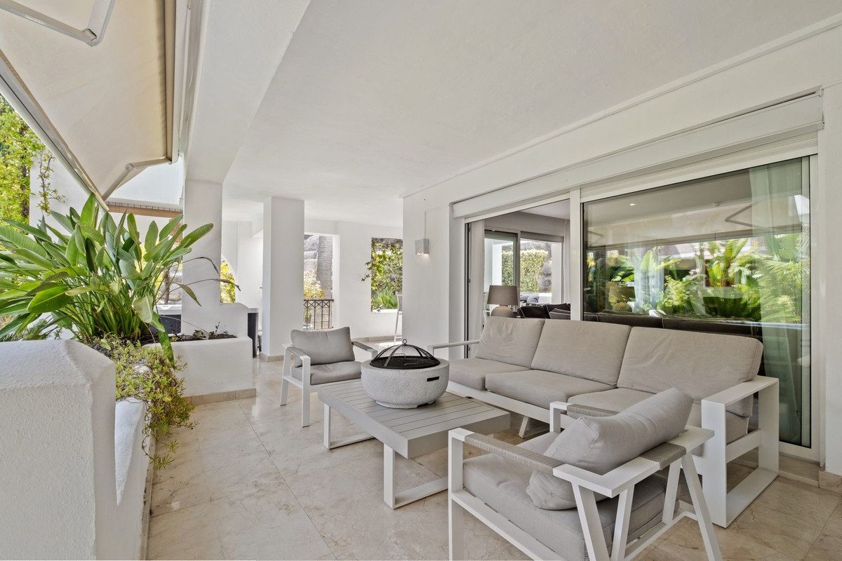 Ground Floor Apartment in Marbella, Costa del Sol – 2 beds – 695000 € - photo 6 of 24