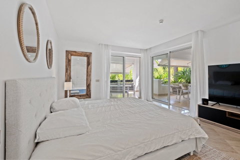 Ground Floor Apartment in Marbella, Costa del Sol – 2 beds – 695000 € - photo 10 of 24