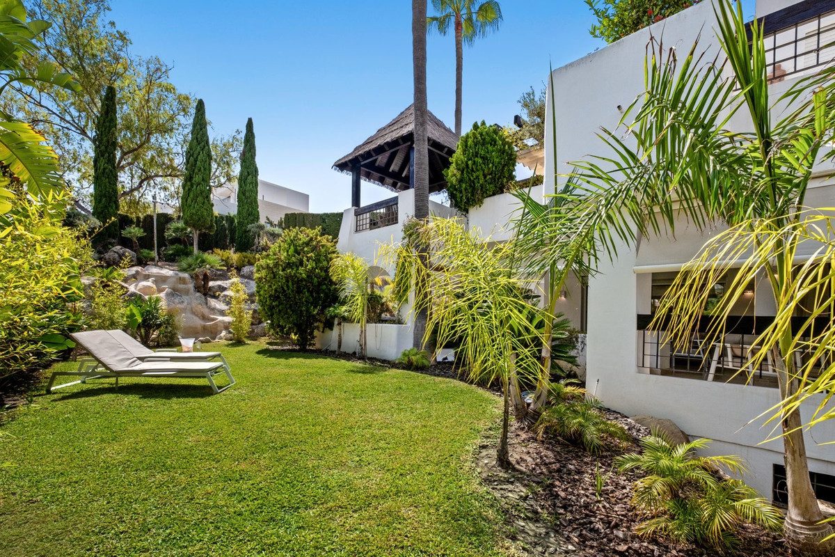 Ground Floor Apartment in Marbella, Costa del Sol – 2 beds – 695000 € - photo 20 of 24