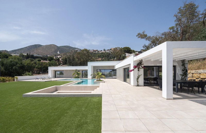 Detached Villa in Benalmadena, Costa del Sol – 5 beds – 4500000 €