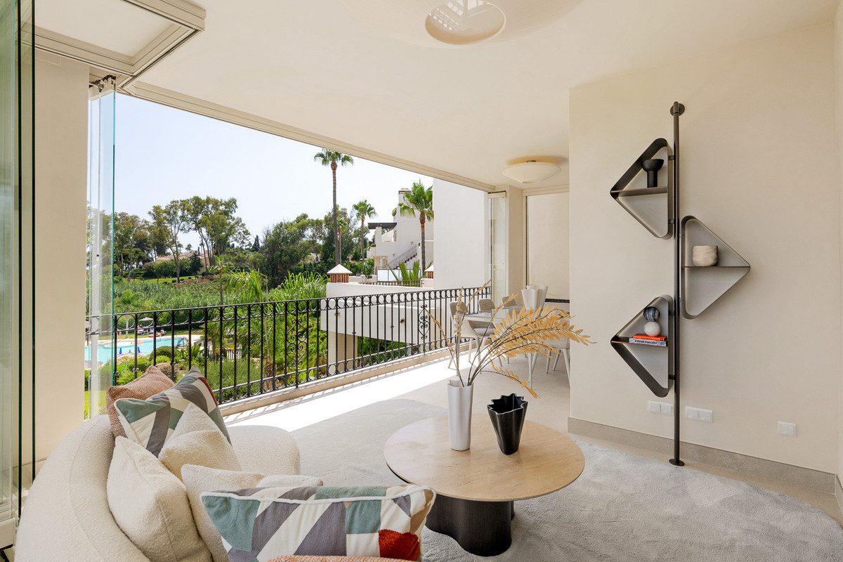 Middle Floor Apartment in Estepona, Costa del Sol – 3 beds – 1995000 € - photo 9 of 30